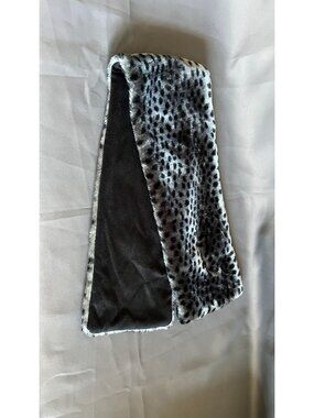 Leopard Print Faux Fur Scarf Soft Black Fleece Lining Winter Accessory 36x6 Inch